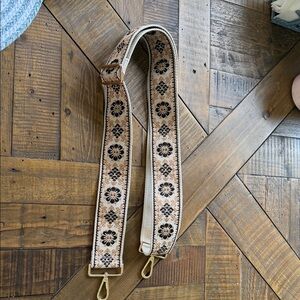 Floral Woven Cross Body purse Bag Strap in Beige and Black